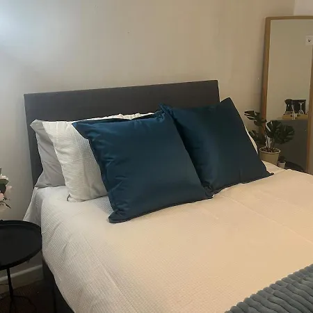 Spacious In Shared Bristol