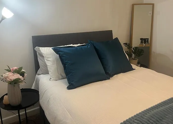 Spacious In Shared Bristol